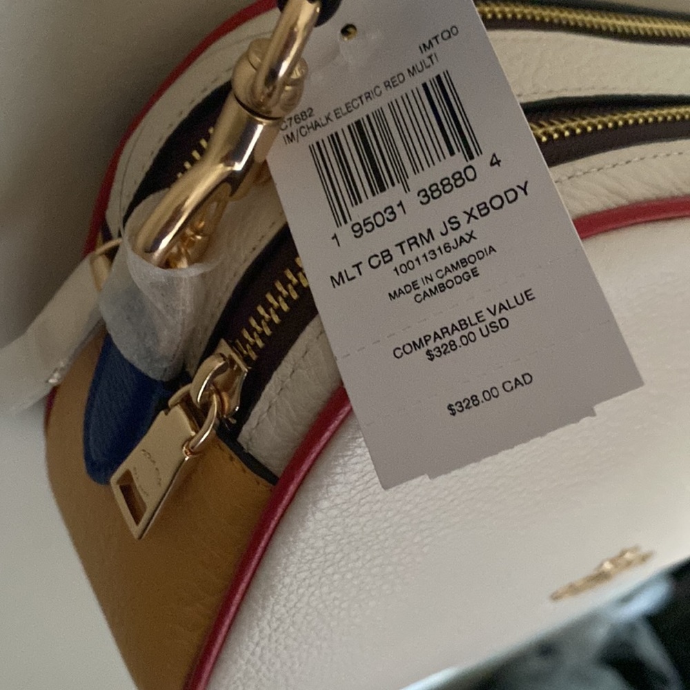 Coach Crossbody bag new with tags.    #2 - Picture 4 of 9